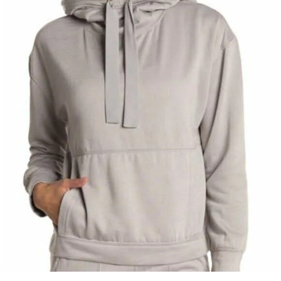 NWT GREY CROPPED HOODIE - Picture 2 of 8